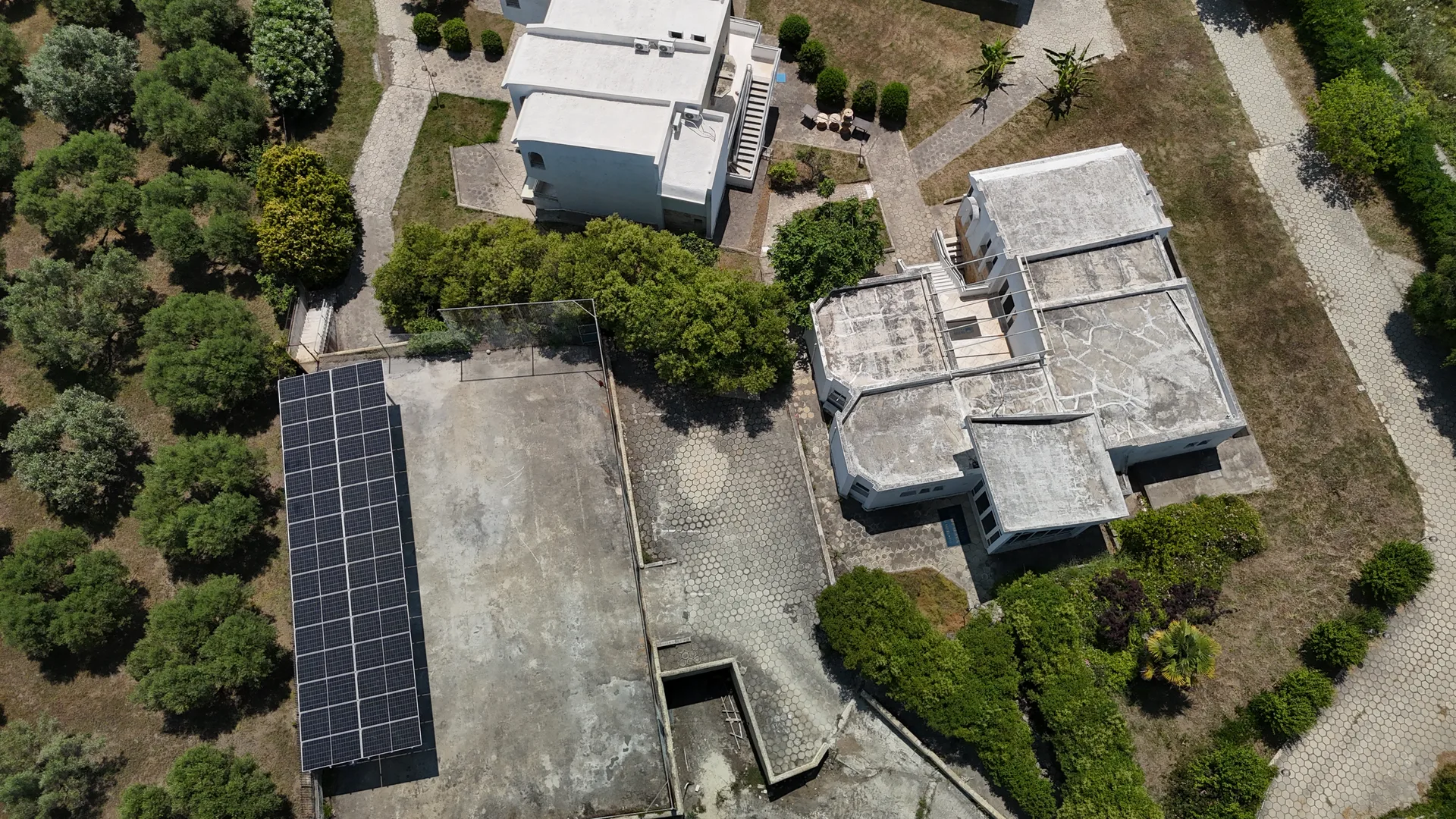 Solar carport με φωτοβολταϊκά
